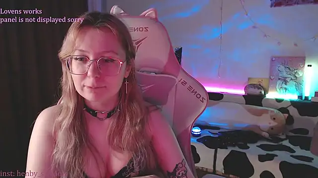 צ'אט XXX בשידור חי של henby_streamss