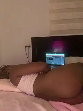 MISSMAYSROOM élő XXX-chatje