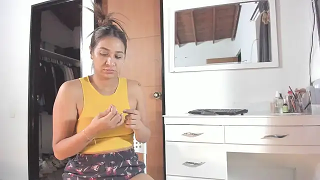 Alana_Suares1 Adlı Modelin Canlı XXX Sohbeti