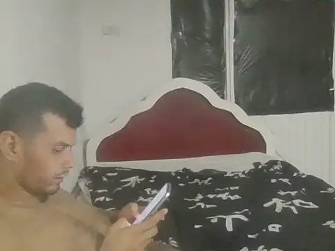andres_12adn Live XXX chat