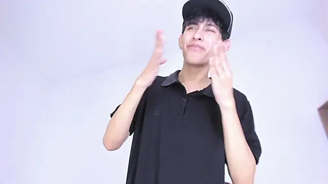 julian_xx Adlı Modelin Canlı XXX Sohbeti
