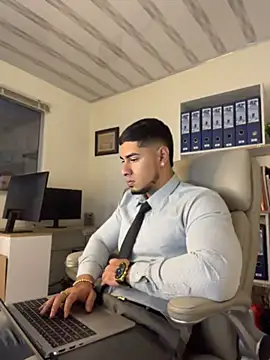 Chatroom XXX en direct de Dimitri_Colleman
