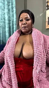 SultryBusty 现场XXX聊天