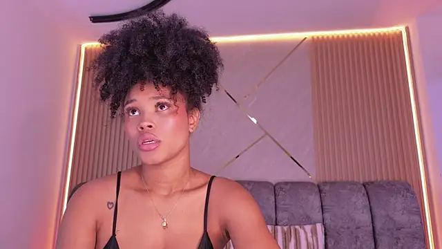 naia_blessed's Live XXX Chat