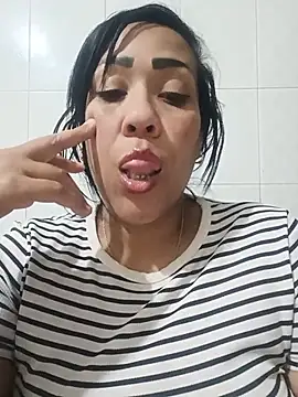 צ'אט XXX בשידור חי של OliviaWilliamm
