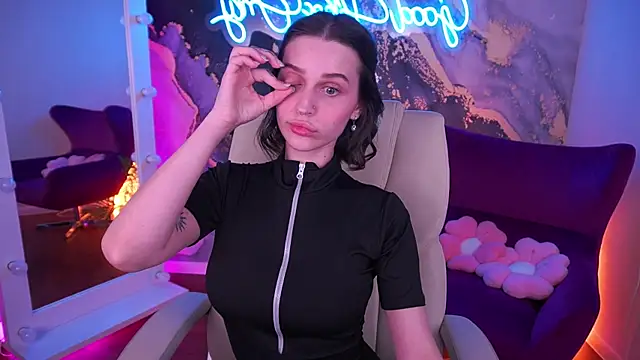 Chat +18 de JuicyRina ao vivo