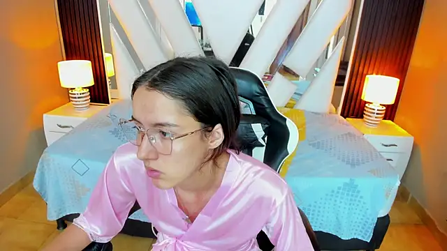 Živý XXX chat Linda4Petite