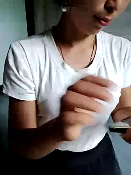 Thobaby112 现场XXX聊天