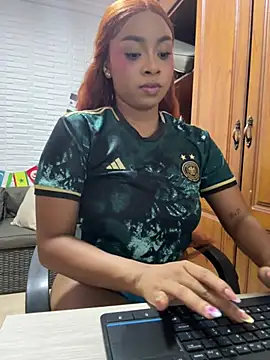 Chat +18 de Kloe_rousse01 ao vivo