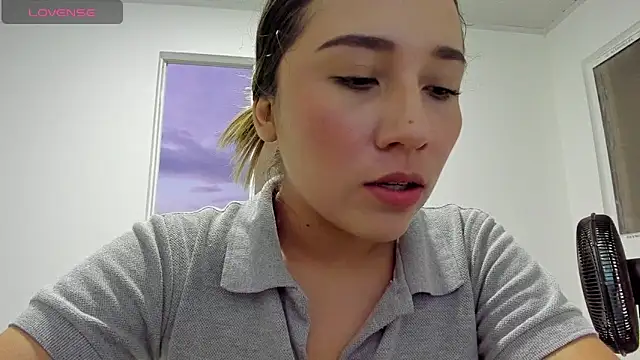 Chat XXX ao vivo de SUNNYCYRUS