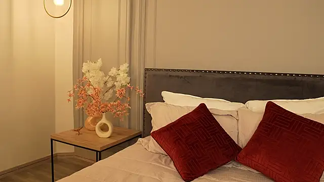 IrisBaker Adlı Modelin Canlı XXX Sohbeti