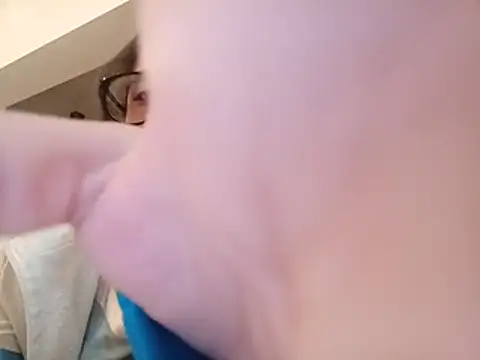 Kimdyy_ élő XXX-chatje