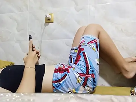 Sellena2 Adlı Modelin Canlı XXX Sohbeti