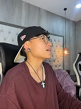 ian_mathias_'s Live XXX Chat