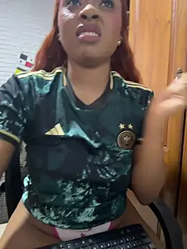 Chat XXX en directo de Kloe_rousse01