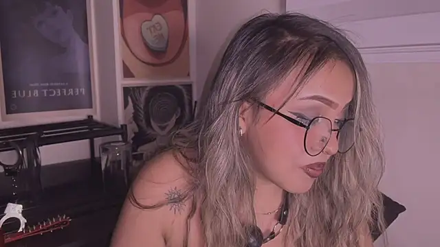 Slave_NinaV Chat XXX live