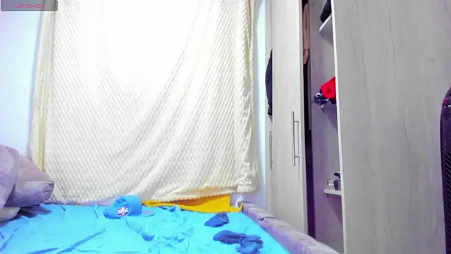 XXX chat uživo modela tommike