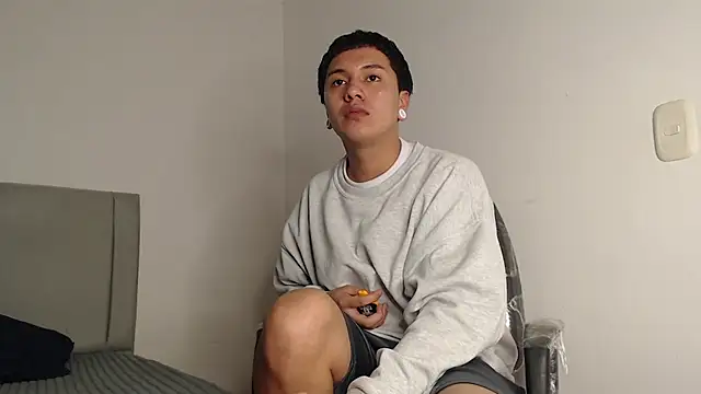 Owenn__blueee Webcam Show