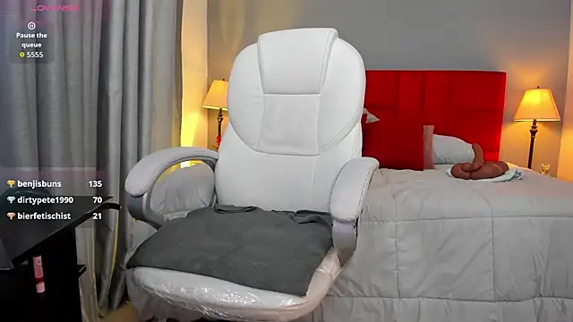 Chat +18 de Zafiro_gem__ ao vivo