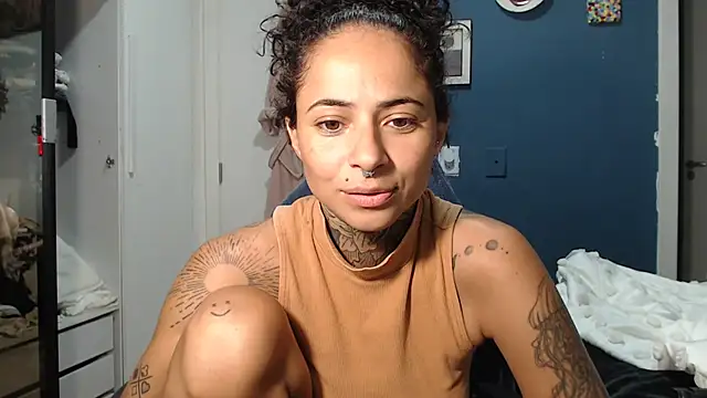 Aria_Fenice Chat XXX in diretta