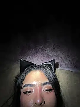 Dakota_Aroms Adlı Modelin Canlı XXX Sohbeti