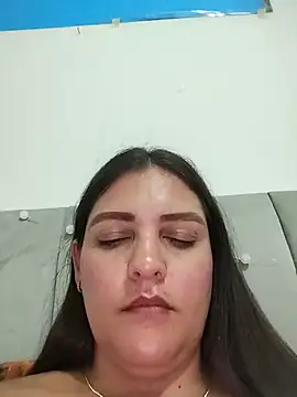 Mia_Hampton Adlı Modelin Canlı XXX Sohbeti