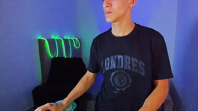 Matiius18 Chat XXX in diretta