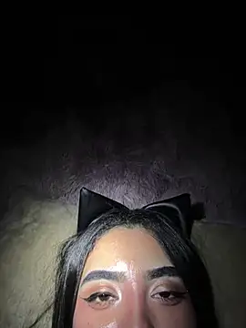 Dakota_Aroms' Live XXX Chat