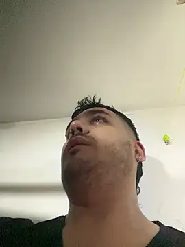 LatinBearX Live XXX-chat