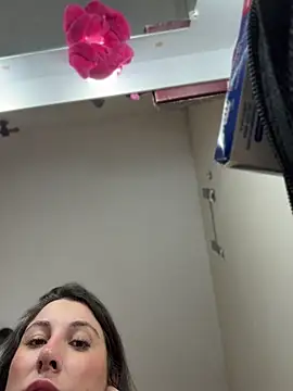 Chat +18 de Carolini09 ao vivo