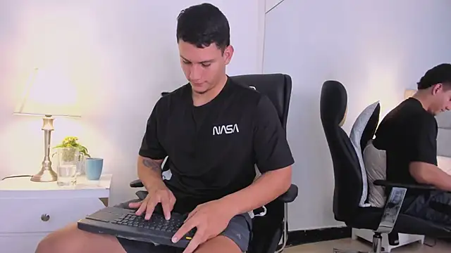 Chriss_Diamond Webcamshow