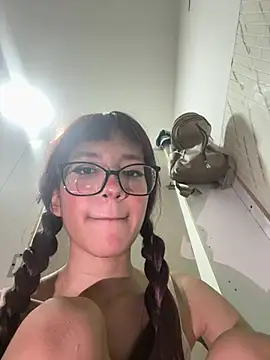 SweetBunnyGF élő XXX-chatje