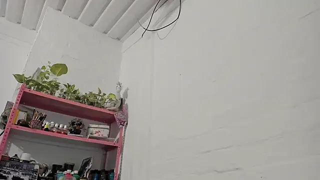 mariecam420 Adlı Modelin Canlı XXX Sohbeti
