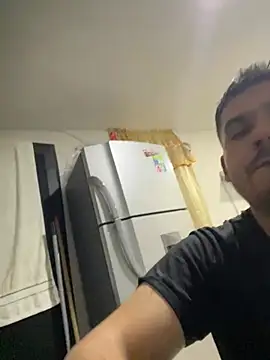 LatinBearX XXX чат на живо