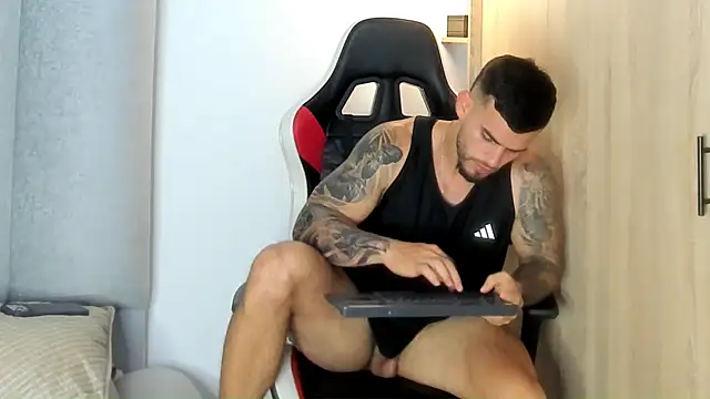 Chat +18 de Ricardogo19 ao vivo