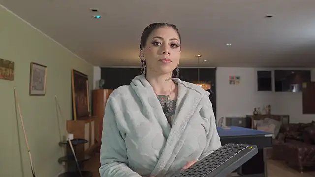 nuryforerogh_ Chat XXX in diretta