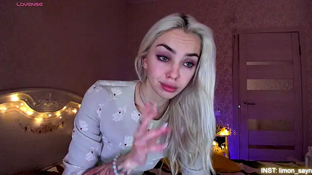LillyMoure_ Adlı Modelin Canlı XXX Sohbeti
