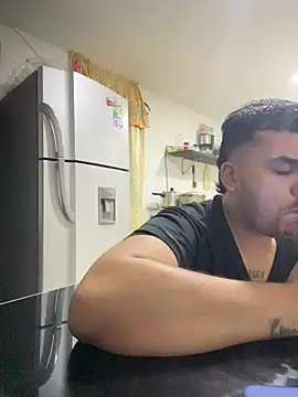 Онлайн чат XXX LatinBearX