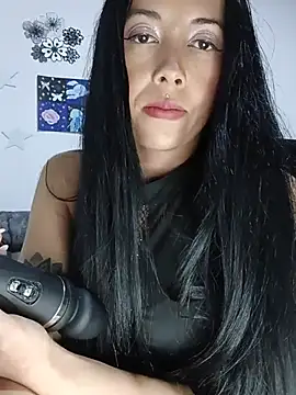 MiaForever1 – Naživo XXX chat