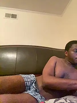 ThickDic28 XXX чат на живо