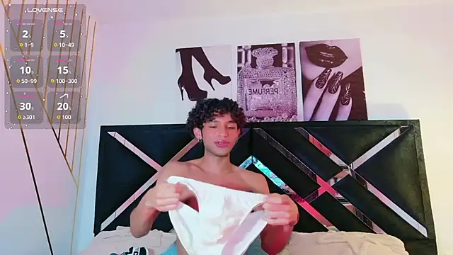 Aaron_Wiinter élő XXX-chatje
