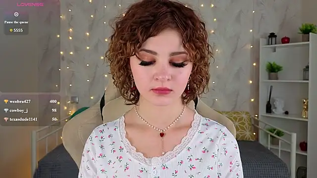 Chat XXX en directo de Kira__Fluffy