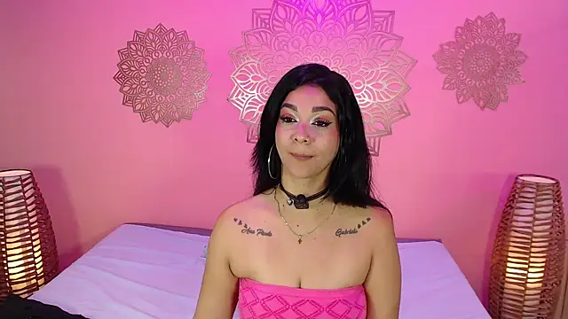 Chatroom XXX en direct de MarianaMontezz