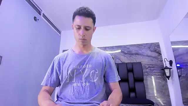 Clark_kush Live XXX-chat