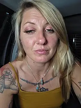 SheIsSomething Live XXX Chat