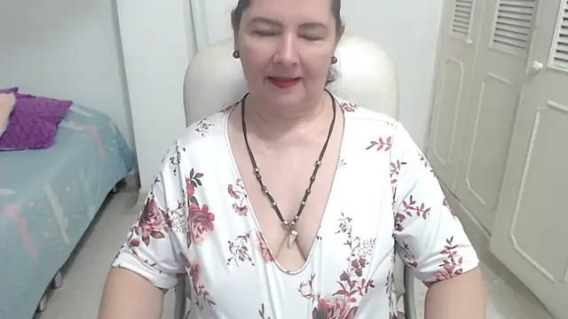 leonela_69's Live XXX Chat