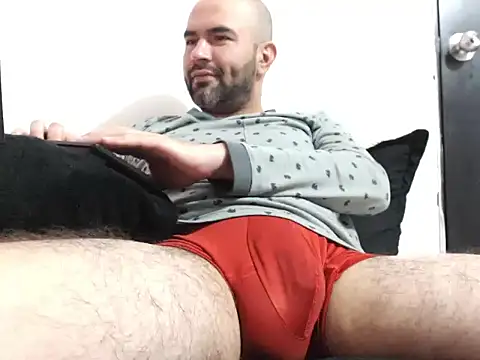 hairyandbigmann's Live XXX Chat