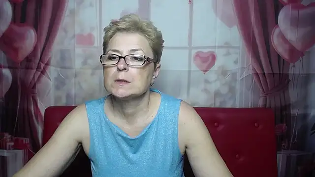 EmiliaGree Chat XXX live