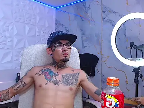 Boy_tatto77's Live XXX Chat