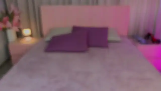 Ariana_Petite 现场XXX聊天